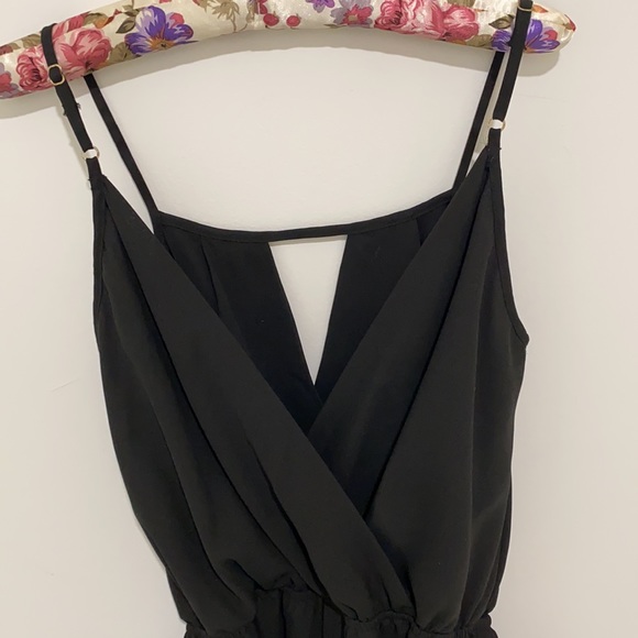 Shorts Romper - Picture 4 of 5